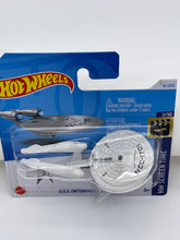 Load image into Gallery viewer, Hot Wheels U.S.S. Enterprise NCC-1701 (Short Card)
