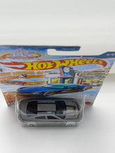 Load image into Gallery viewer, Hot Wheels ‘15 Dodge Charger SRT
