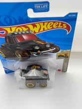 Load image into Gallery viewer, Hot Wheels ‘70 Volkswagen Baja Bug (Black)
