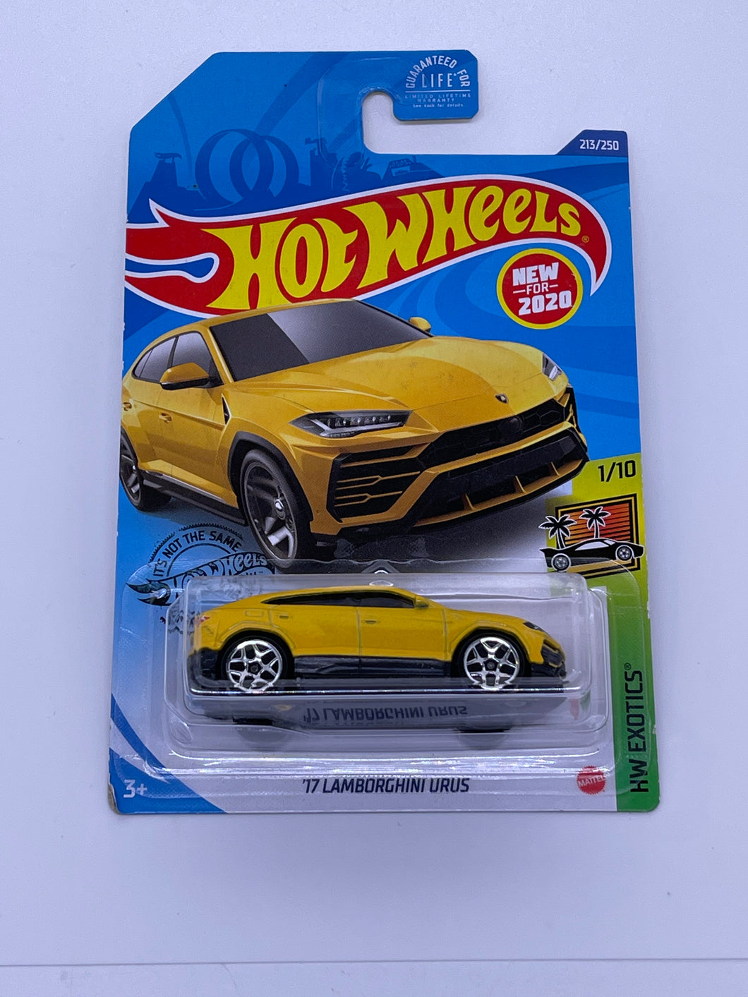 Hot Wheels ‘17 Lamborghini Urus (Yellow)