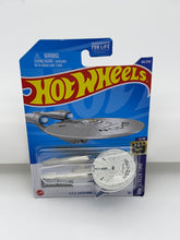 Load image into Gallery viewer, Hot Wheels U.S.S. Enterprise NCC-1701
