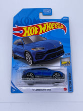 Load image into Gallery viewer, Hot Wheels ‘17 Lamborghini Urus (Blue)
