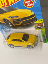 Load image into Gallery viewer, Hot Wheels ‘17 Lamborghini Urus (Yellow)
