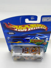 Load image into Gallery viewer, Hot Wheels Surfin’ School Bus
