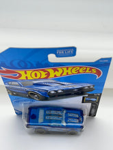 Load image into Gallery viewer, Hot Wheels ‘69 Chevelle
