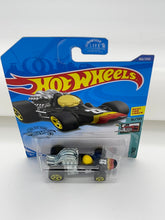 Load image into Gallery viewer, Hot Wheels Head Starter
