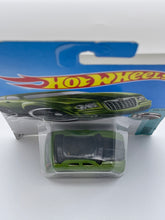 Load image into Gallery viewer, Hot Wheels Chrysler 300C
