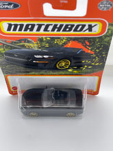 Load image into Gallery viewer, Matchbox ‘18 Ford Mustang Convertible
