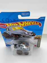 Load image into Gallery viewer, Hot Wheels ‘70 Volkswagen Baja Bug (Silver)
