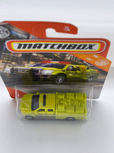 Load image into Gallery viewer, Matchbox Ford F-550 Super Duty (Yellow)
